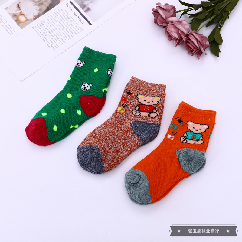Factory direct sales of colorful cartoon children's socks, cotton socks, bear pattern decoration, cute foreign trade children's socks details Picture