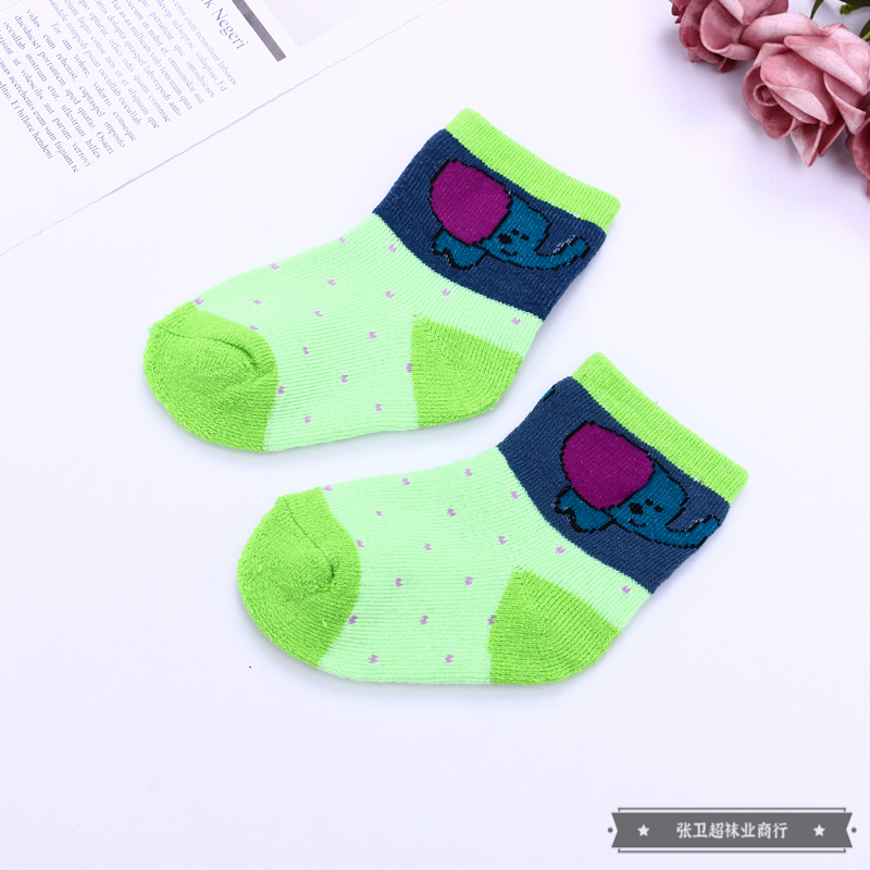 The cute, playful and fresh color-matched lightweight cotton socks for infants and children are suitable for both spring and autumn. They are comfortable to wear and breathable Specification image