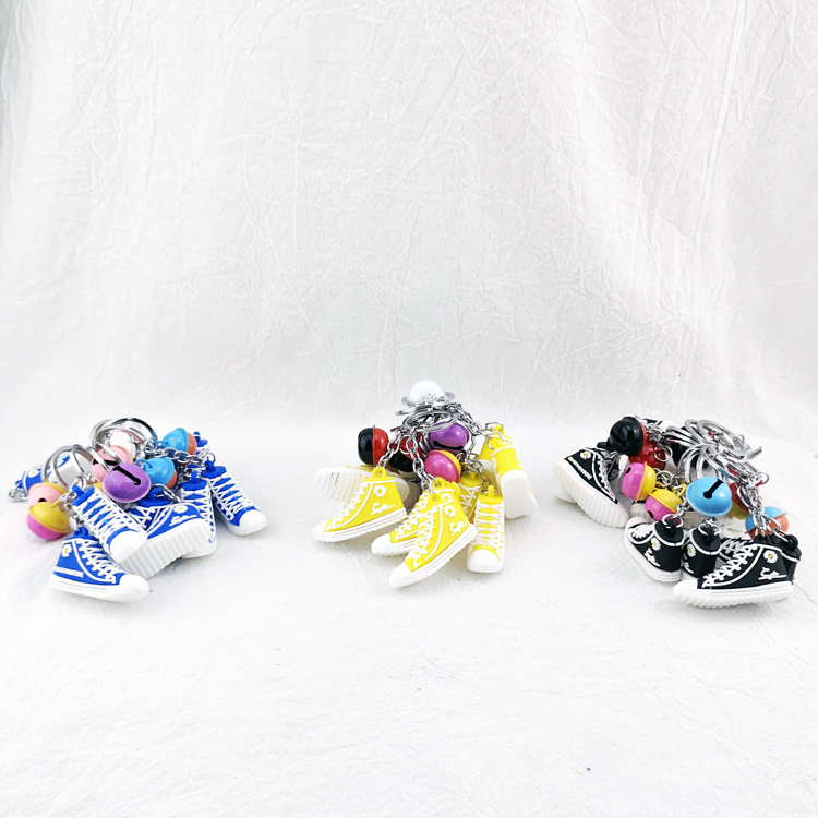 A1325 mixed imitation shoes, keychains, creative key chains, bags, pendants, street stalls, 2-yuan store accessories wholesale Application Scenario