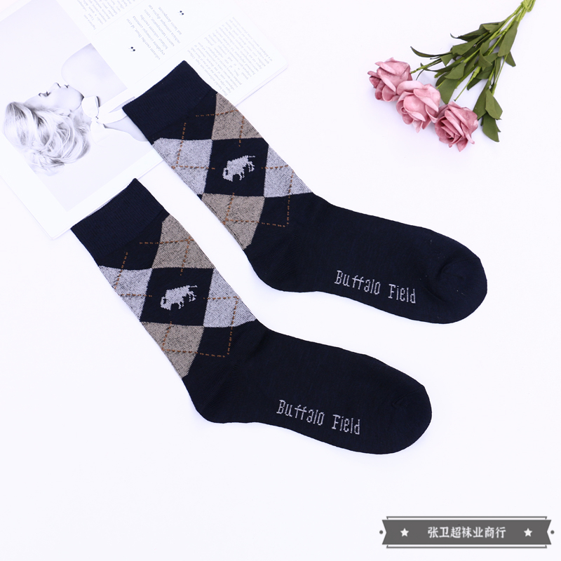 Mixed-color packaging men's dark-toned long cotton socks are suitable for both business and casual occasions. Factory direct sales Application Scenario
