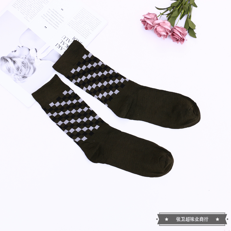 Mixed-color packaging men's dark-toned long cotton socks are suitable for both business and casual occasions. Factory direct sales Item Picture