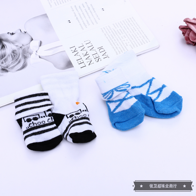 Comfortable and breathable mid-calf cotton socks for infants and children in multiple colors, suitable for both boys and girls, available from Zhang Weichao