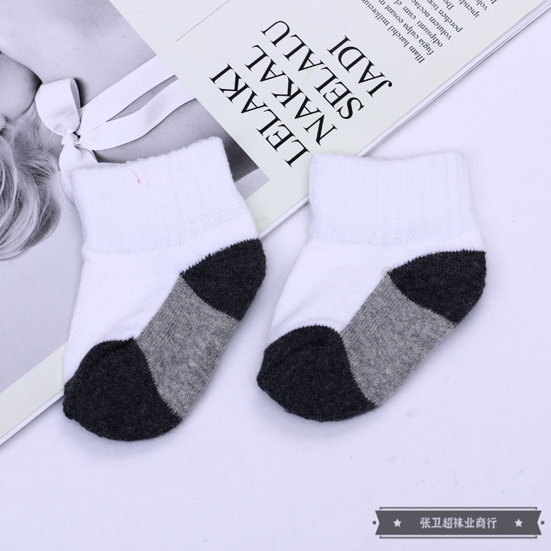 Soft, comfortable and breathable cotton mid-calf baby socks for infants and children aged 0-8, in multiple colors, suitable for both boys and girls Application Scenario