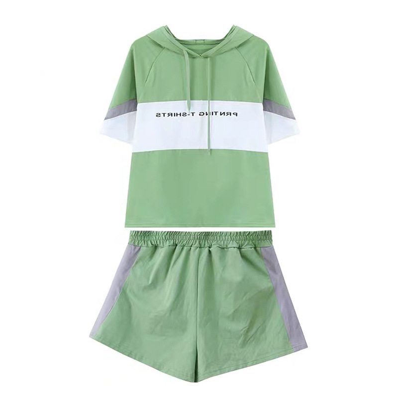 A casual sportswear set for student girls in summer, featuring loose short-sleeved shirts and shorts, is fashionable and trendy, and is a popular two-piece running outfit Item Picture