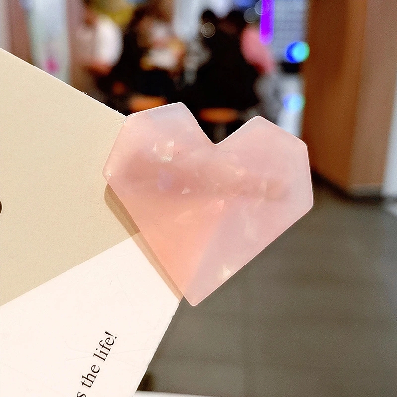 Sweet and cute Japanese and Korean girl heart-shaped hair clips, fashionable and versatile alloy duckbill-shaped hair clips, bangs and hairpin accessories Item Picture