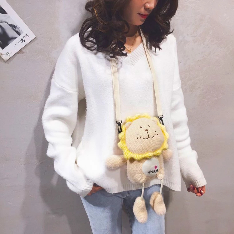 Wholesale custom bear and lion plush chain crossbody bag, girl cartoon single-shoulder, children's mobile phone storage, birthday gift Application Scenario