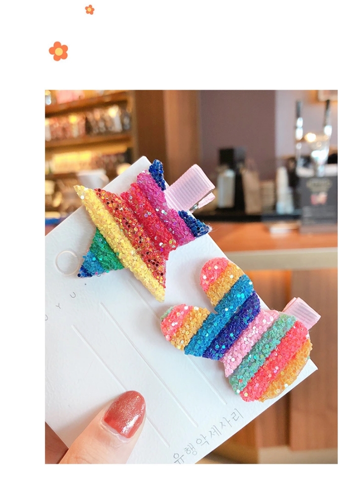 The 2022 Rainbow heart-shaped hairpin, a fresh and colorful hairpin headwear for children, and a bangs clip are selling well at street stalls Item Picture