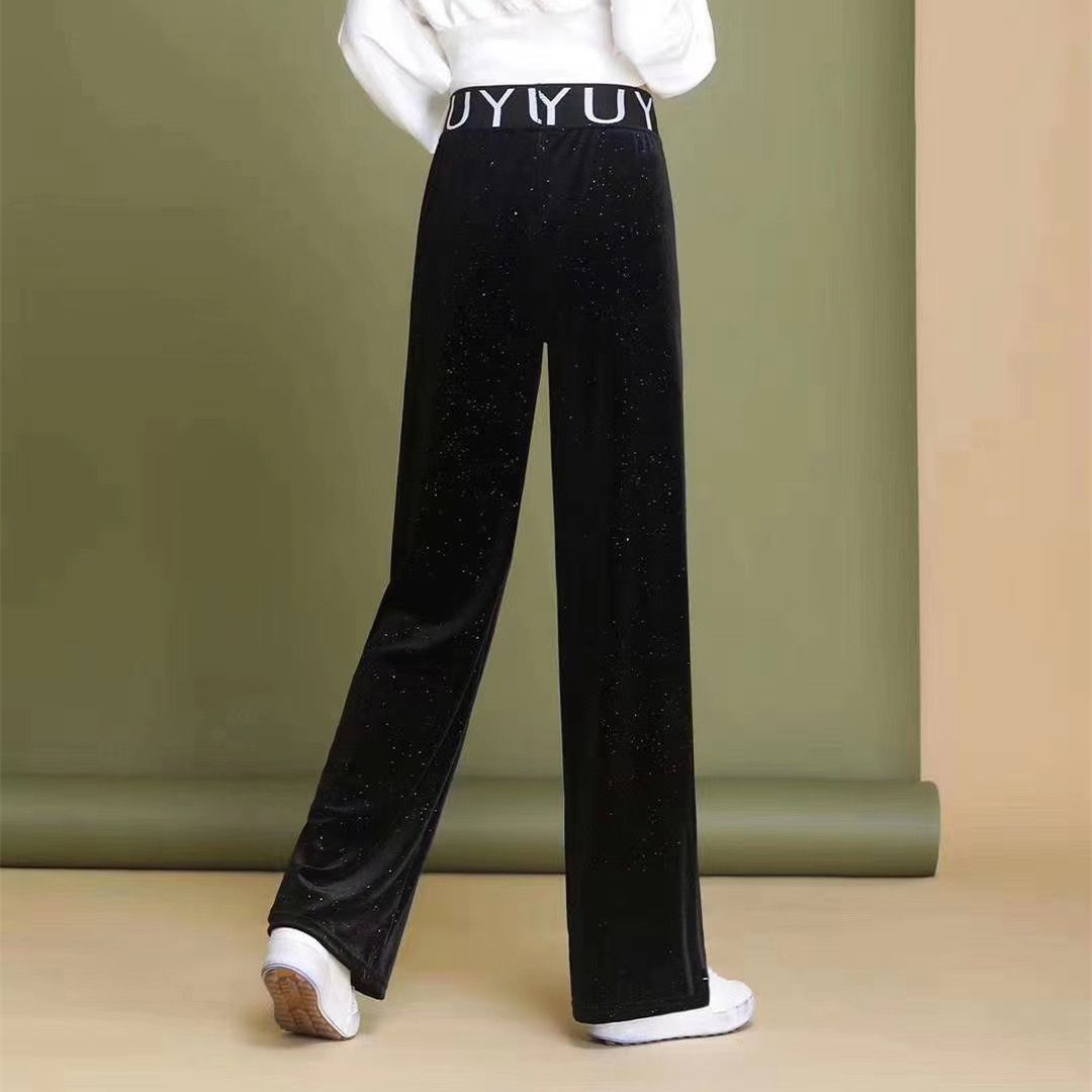 The 2020 autumn/winter new starry velvet wide-leg pants for women are elegant and stylish for commuting, making them look slimmer. The high-waisted ones are in 90% stock Application Scenario