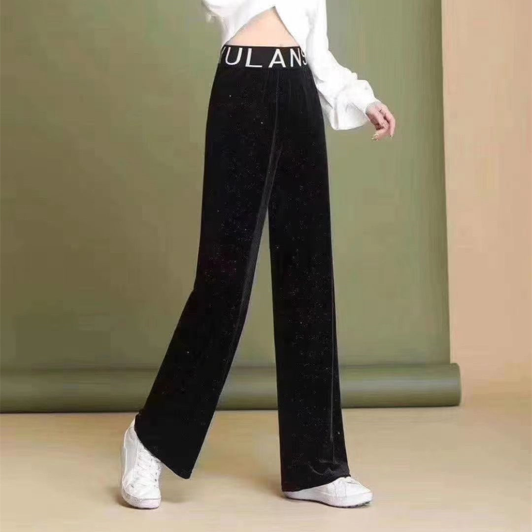 The 2020 autumn/winter new starry velvet wide-leg pants for women are elegant and stylish for commuting, making them look slimmer. The high-waisted ones are in 90% stock