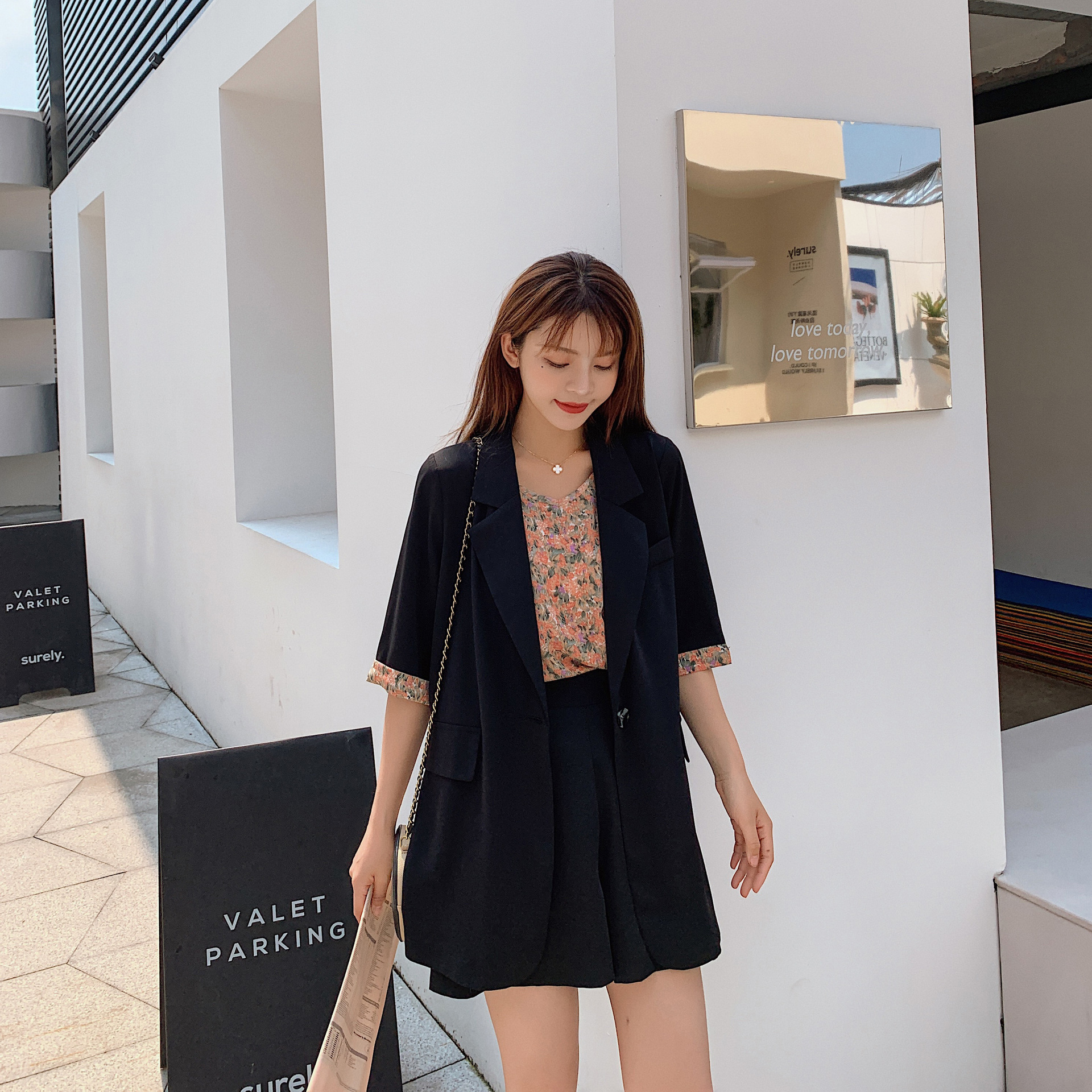 Real shot # Xiaohua Halter Suit Three-piece Set 2020 New Casual and Fashionable Best Friend Shorts Set for women Item Picture