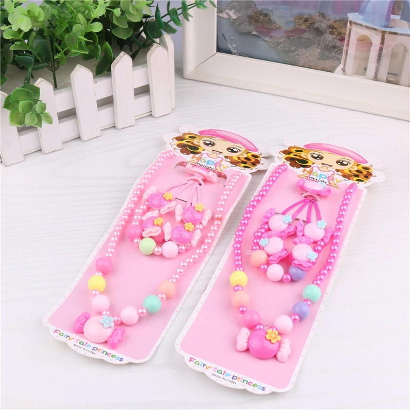A 5-piece set of children's jewelry, including pearl accessories for girls, princess necklaces, rings, hair clips and hair strings, is selling well at street stalls details Picture