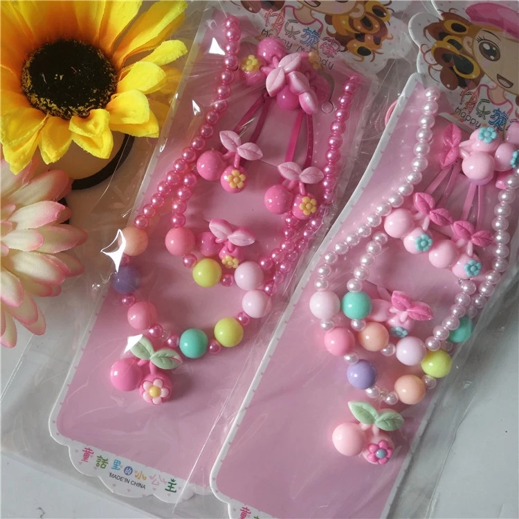 A 5-piece set of children's jewelry, including pearl accessories for girls, princess necklaces, rings, hair clips and hair strings, is selling well at street stalls Application Scenario