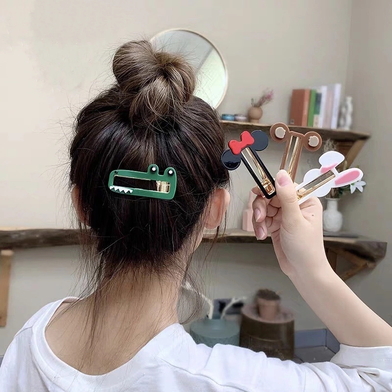 Cartoon acrylic hair clips are best-selling items on Instagram. Cute and girlish bangs hair clips and side hair clips are selling well at street stalls Item Picture