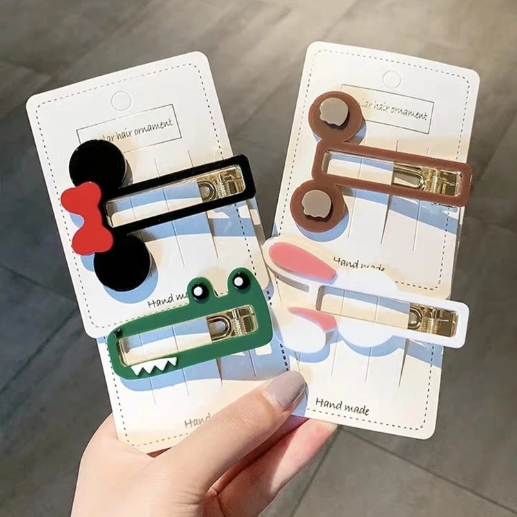 Cartoon acrylic hair clips are best-selling items on Instagram. Cute and girlish bangs hair clips and side hair clips are selling well at street stalls full figure