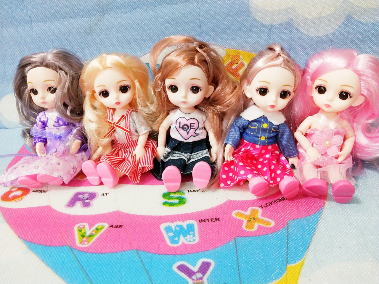 Six-inch solid dolls with 13 joints are very cute, adorable and super beautiful. Eight mixed sets are sold directly by the manufacturer and are selling well full figure