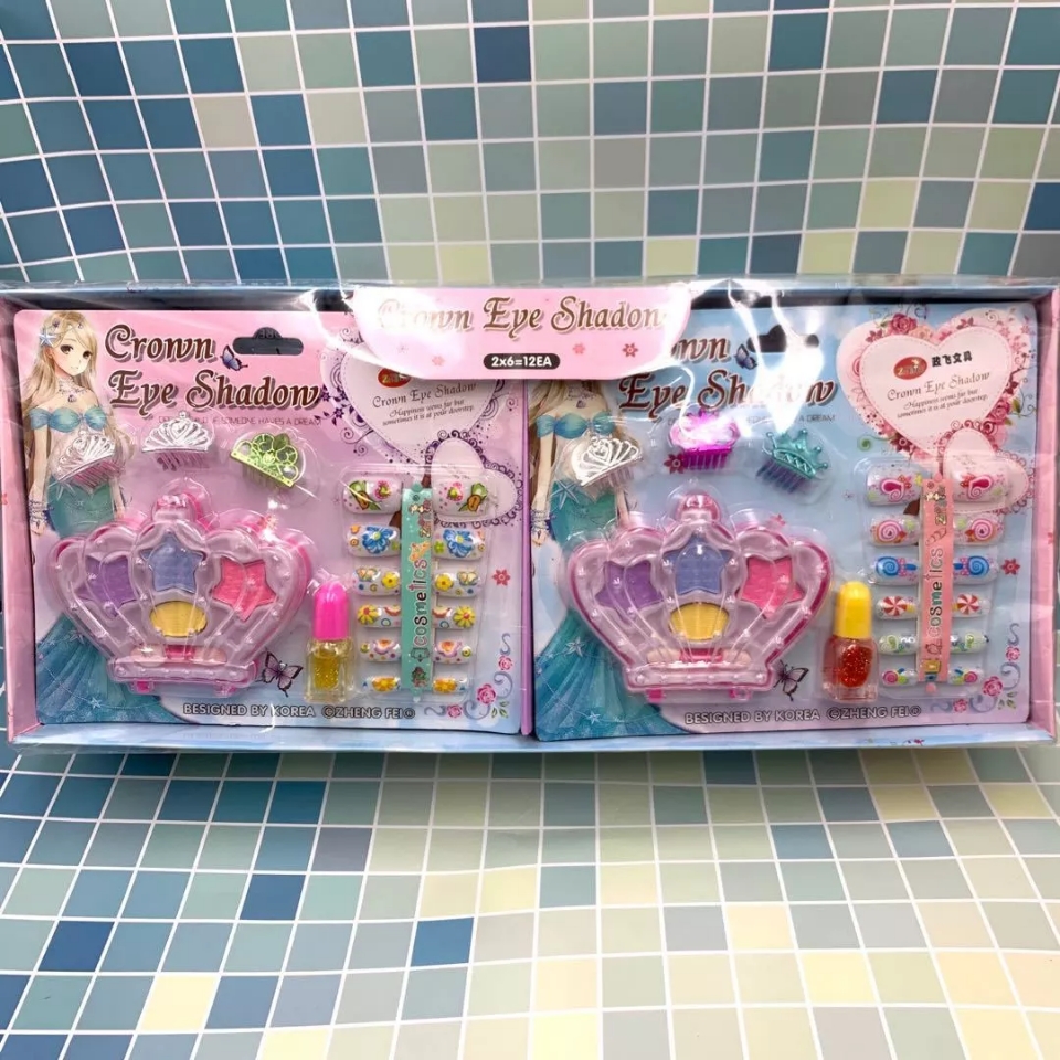 Foreign trade creative crown eyeshadow, children's makeup set, hairpin nail polish, false nail patch, girls' comb and makeup set Specification drawing