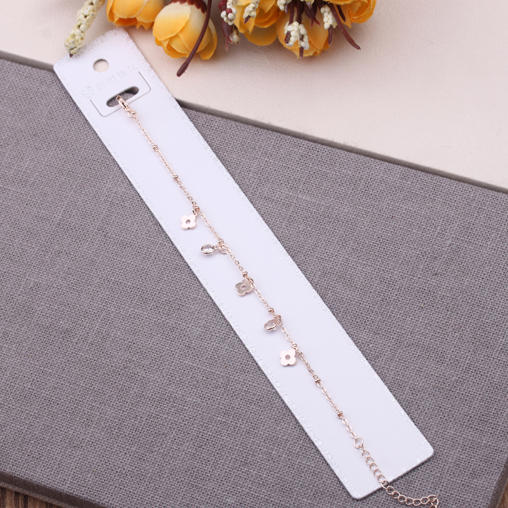 Pudding Station's street stall offers a simple and fashionable Korean version of a zircon bracelet as a gift for your girlfriend details Picture