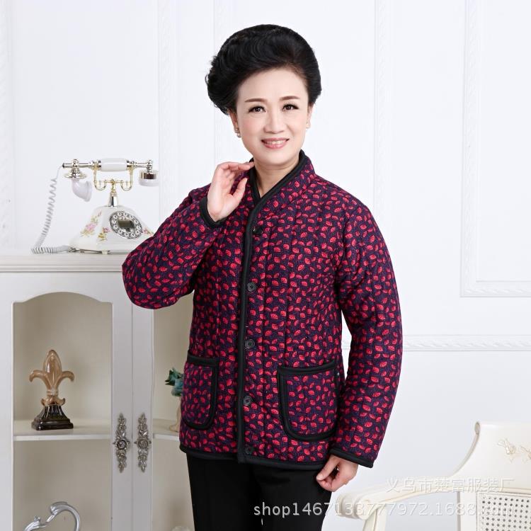 Wholesale of women's cotton-padded jackets for middle-aged and elderly people in autumn and winter, thickened with fleece, large-sized cotton-padded clothes for mothers, and warm cotton-padded jackets with fleece Application Scenario