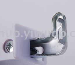 ويمكن رفع خزائن البيع بالجملة ذات الأغطية المضمنة بشريط من البلاستيك على ارتفاعات عالية Specification image