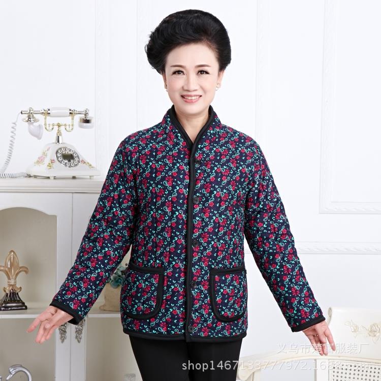 Wholesale of women's cotton-padded jackets for middle-aged and elderly people in autumn and winter, thickened with fleece, large-sized cotton-padded clothes for mothers, and warm cotton-padded jackets with fleece details Picture