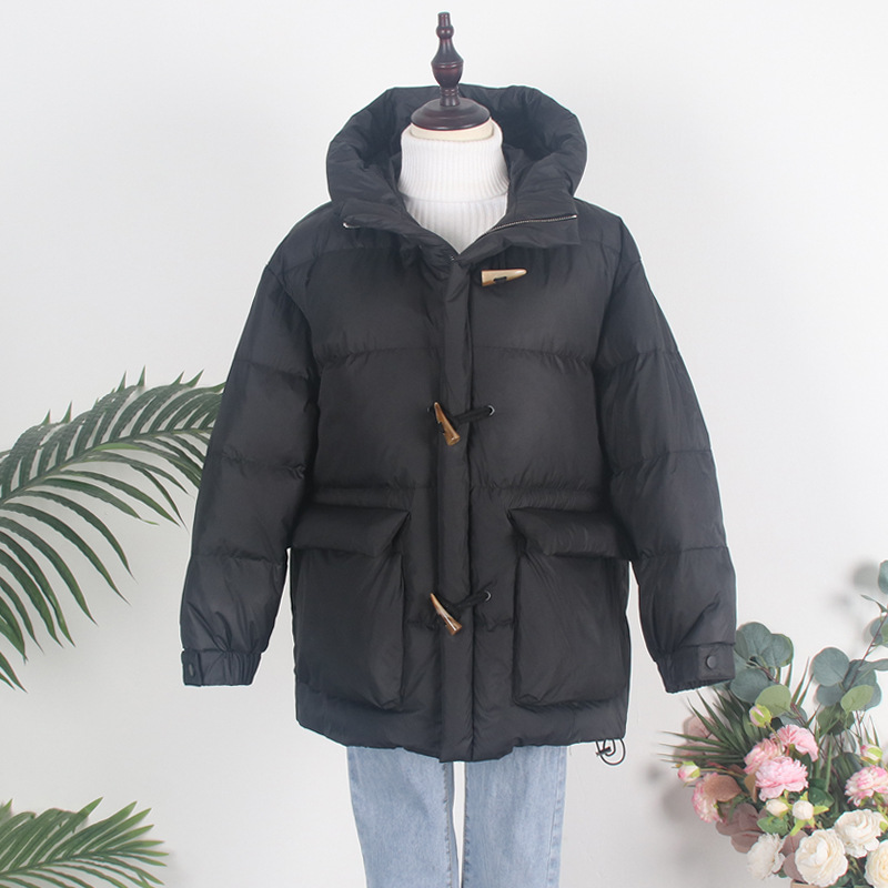 The new and popular Korean style loose, fashionable and thickened down jacket for women with horn buttons is being cleared out for the off-season