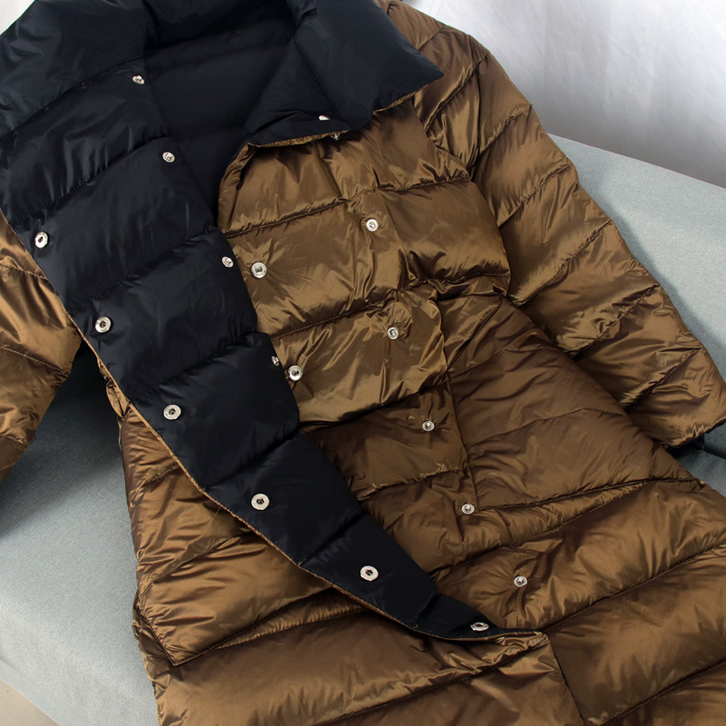 The 2019 winter new down jacket for women, mid-length, knee-length, double-sided wear, white duck down, a bestseller, slim-fit, large-sized coat, is in vogue Application Scenario