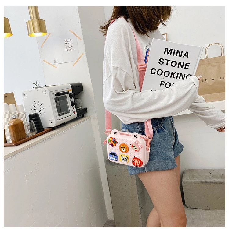 2022 New Style Mengkachu Korean version silicone children's Bag, Summer cute cartoon square bag, single-shoulder crossbody bag for girls Application Scenario