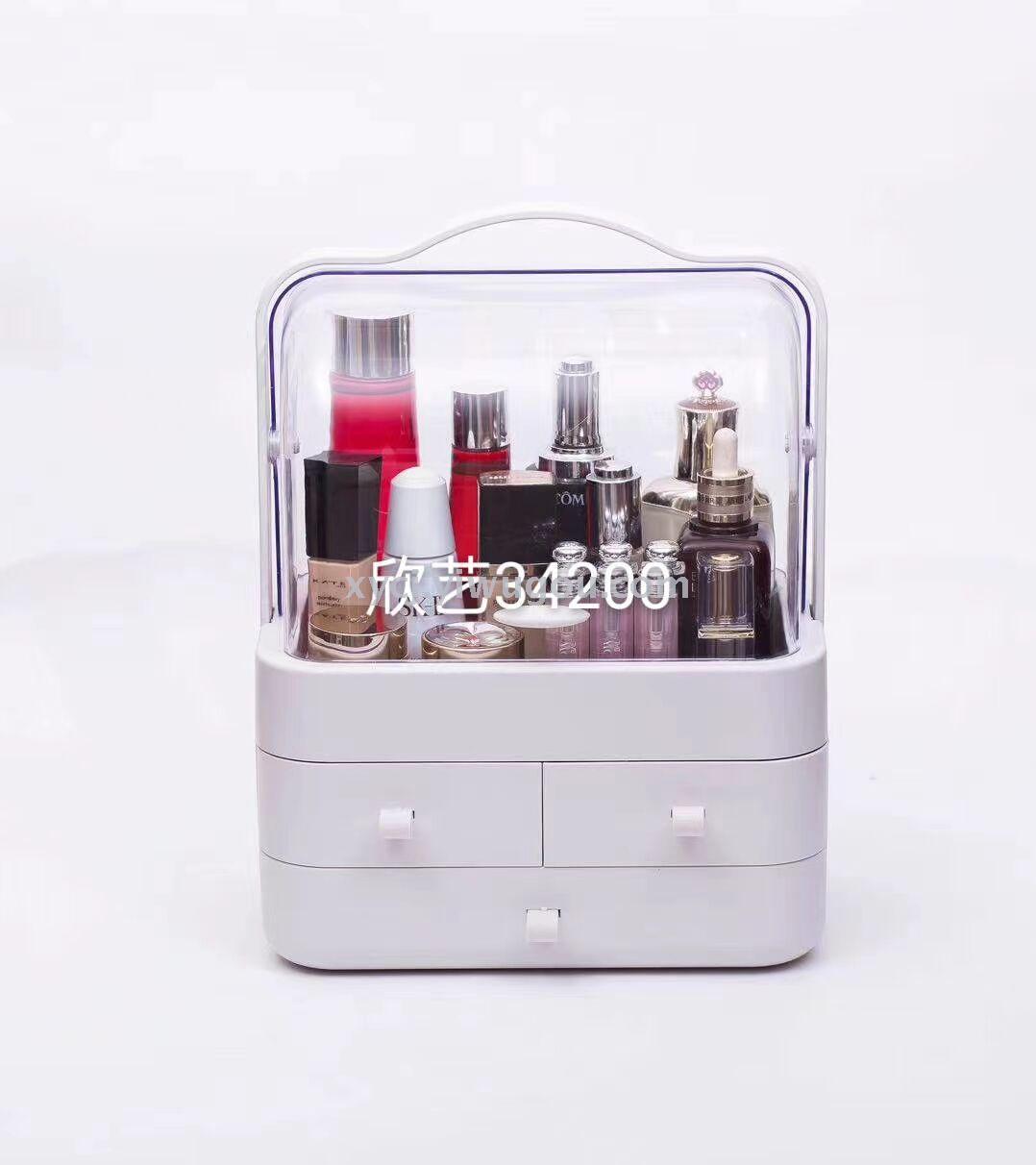 Portable makeup case