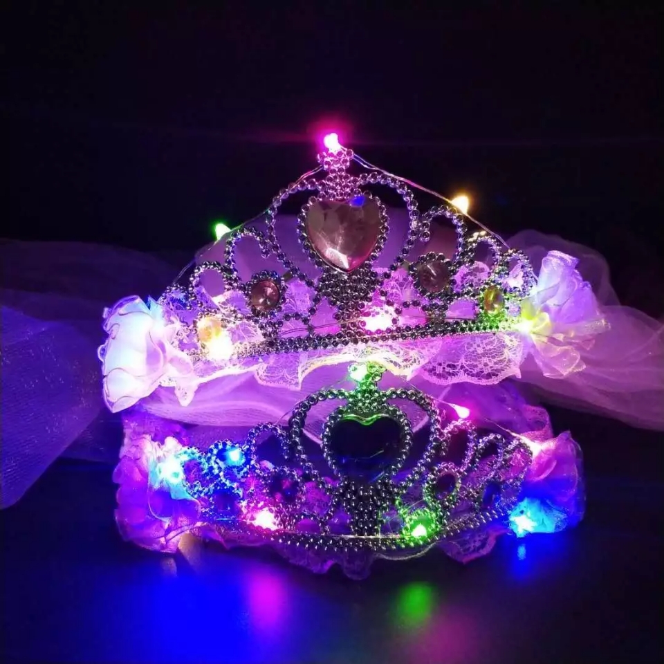 Night market LED illuminated children's crown veil, street stall headwear garlands, Korean-style children's crown hair accessories, children's accessories full figure