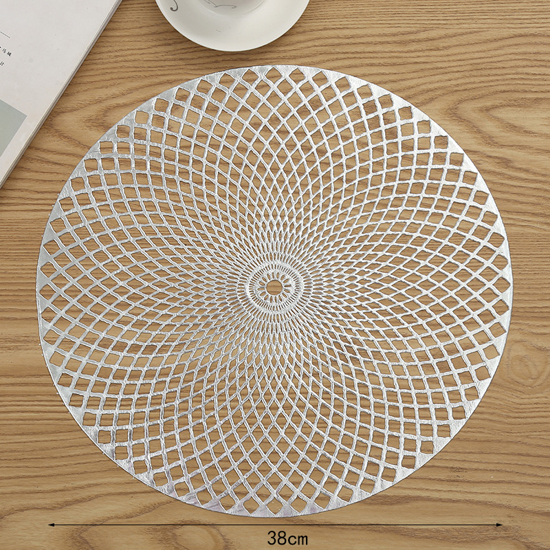 pvc woven placemats, coffee cups, heat insulation pads, restaurant decoration, hollowed-out gilded flower-shaped creative coasters, custom table MATS Application Scenario