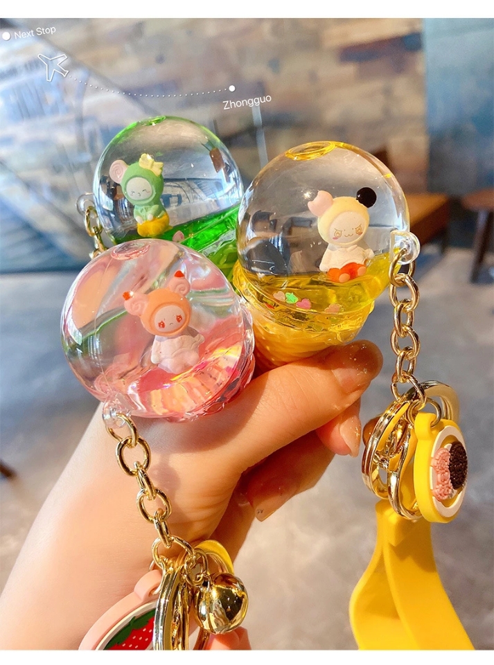 New bestsellers, sweet and cute baby crystal ice cream keychains, oil-filled floating figurines, pendants and small gifts are selling well Application Scenario