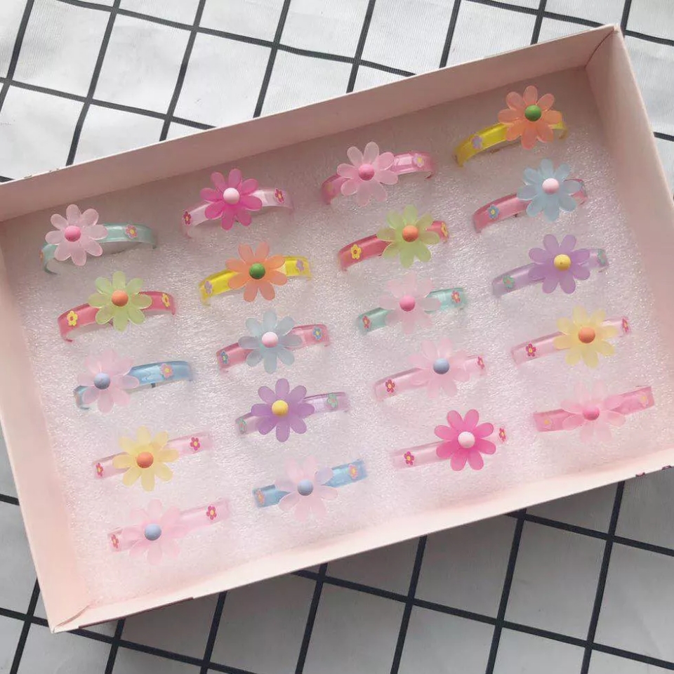 Children's acrylic wristband, imitation watch, cartoon smiling face, seven-color laser phantom color wristband, girls' bracelet, princess accessory Application Scenario