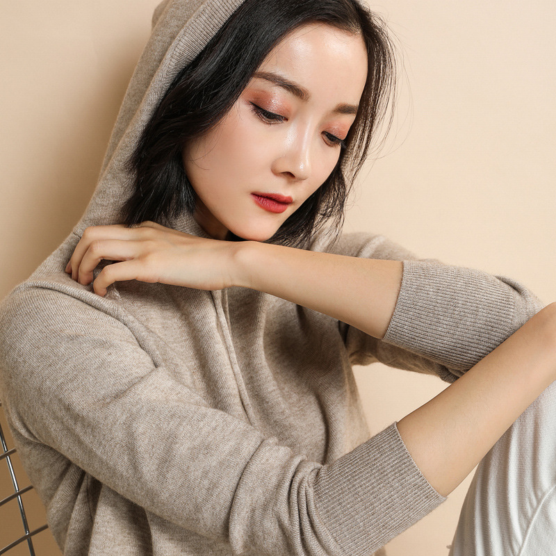 Off-season clearance: Hooded sweater, women's casual fashion hoodie, long-sleeved short loose sweatshirt, pullover, knitted sweater, jacket Application Scenario