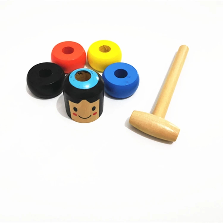 The new products, the unyielding little wooden figures and the unbreakable wooden people, the magic wooden people, are selling well at the street stalls details Picture