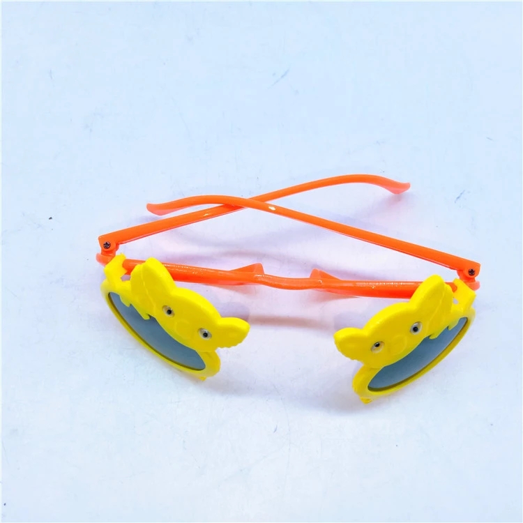 New children's sunglasses, double-layered glasses, flip glasses and many other random shipping gifts are selling well at the gift stall details Picture