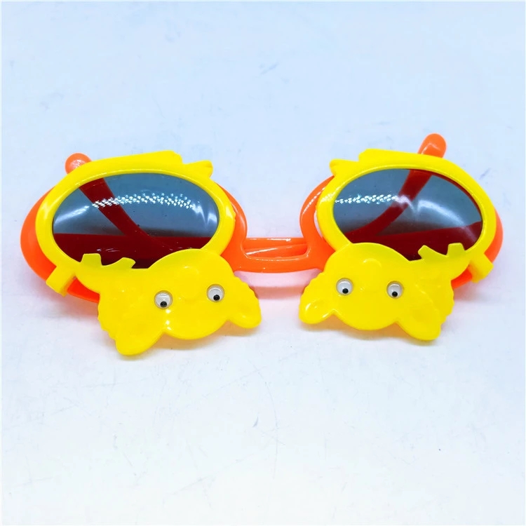 New children's sunglasses, double-layered glasses, flip glasses and many other random shipping gifts are selling well at the gift stall Application Scenario
