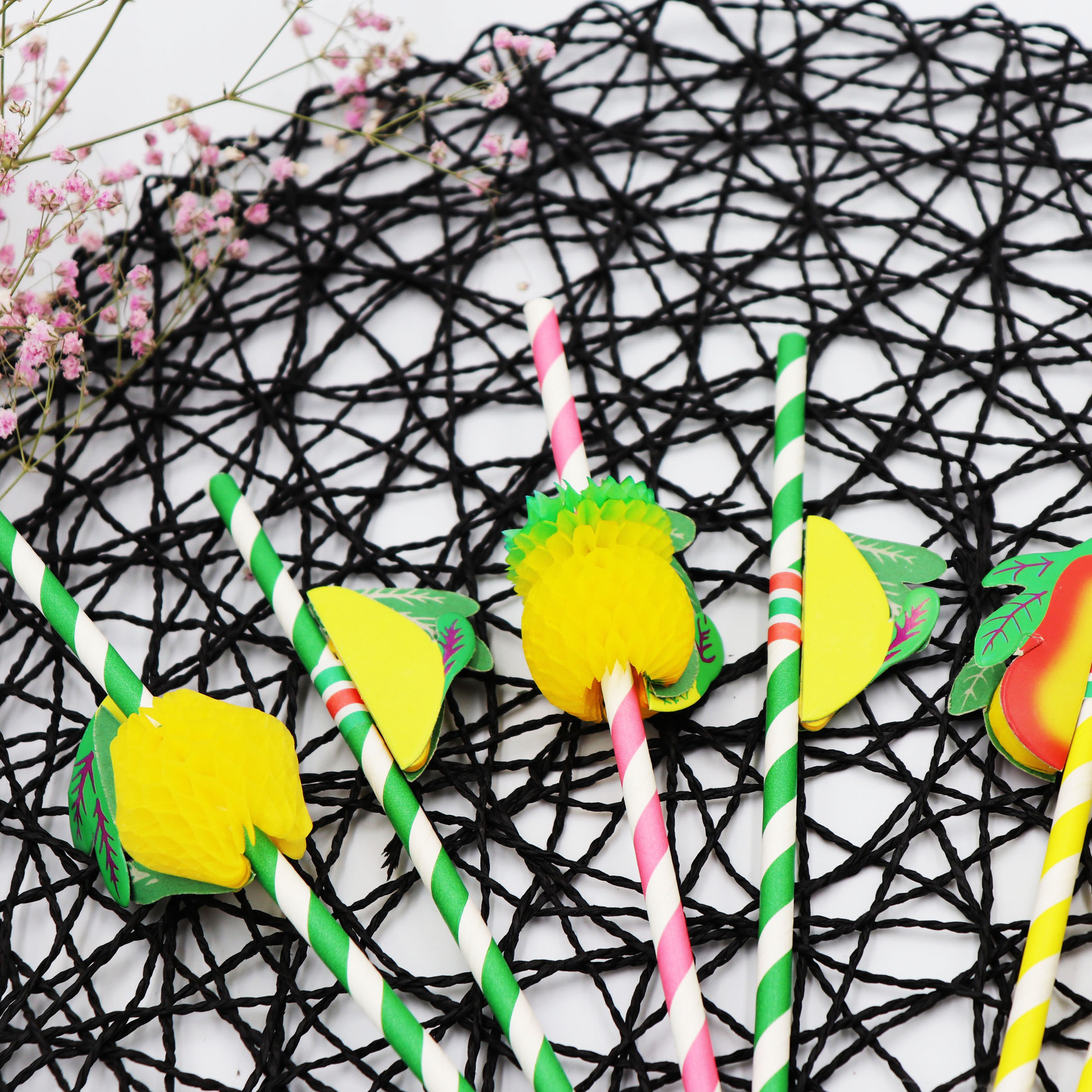 Colorful Valentine's Day Party Novelty Colorful Creative Art Biodegradable Drinks Decorated Striped Eco-Friendly Paper Straws Application Scenario