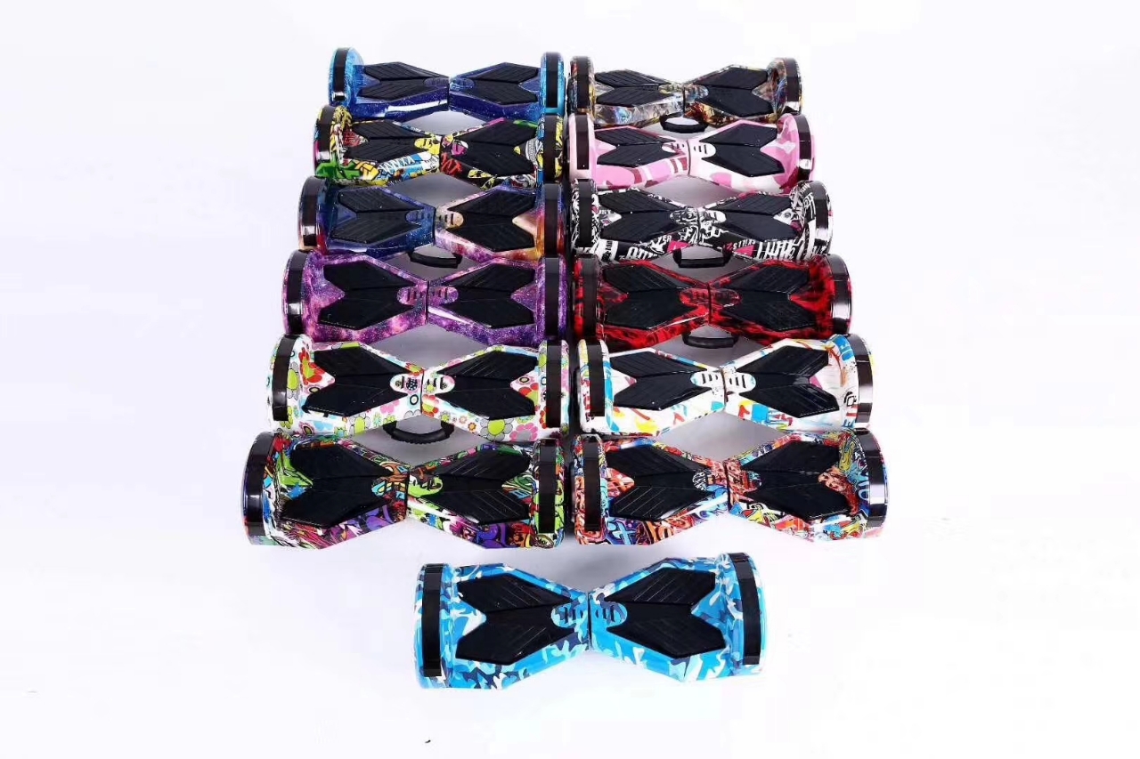 The balance car is equipped with a light and Bluetooth Item Picture