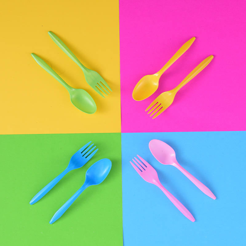 Disposable Knife, Fork And Spoon (Nine Colors Can Be Customized) Disposable Color 24 Pack 200 Bags A Box Application Scenario