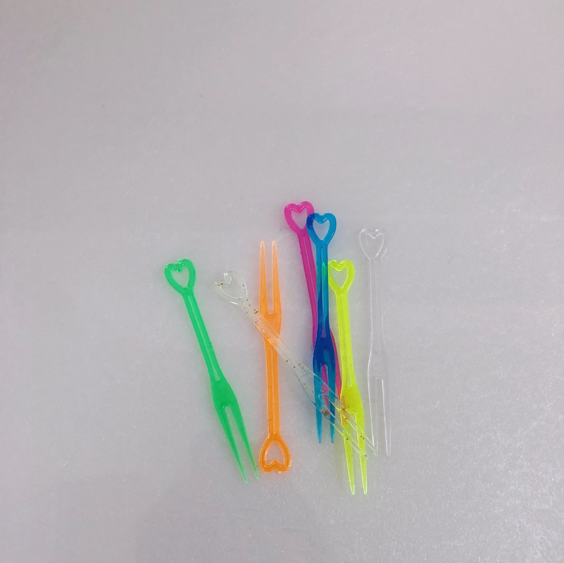 Love cake durian fruit fork (transparent color can be customized) disposable knife fork spoon color fruit fork thumbnail