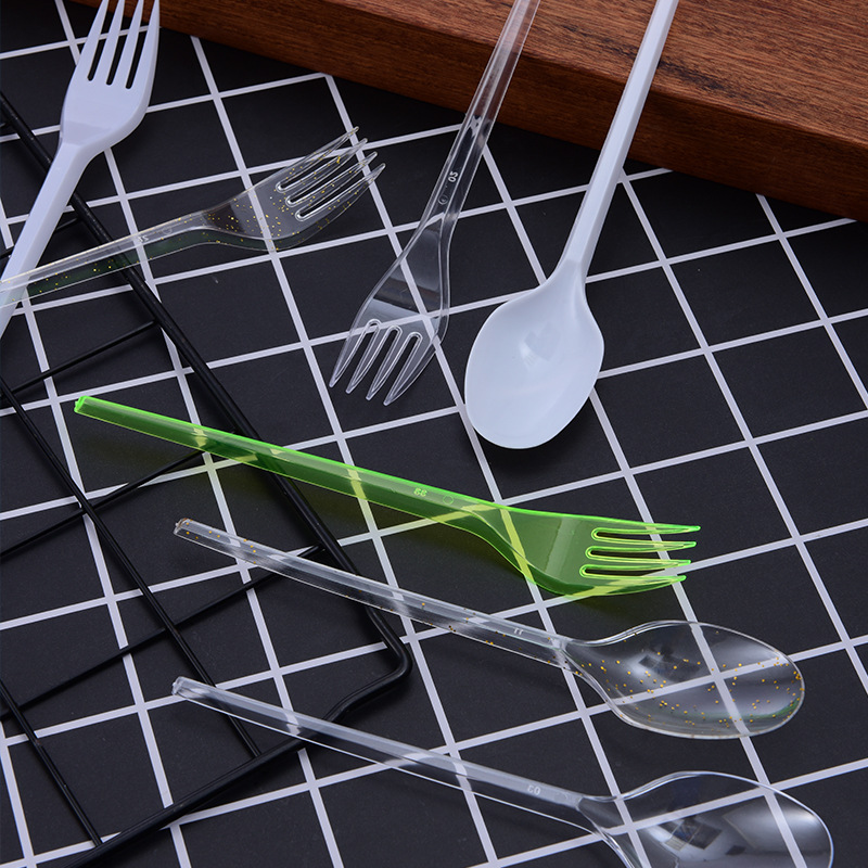Manufacturers Direct Wholesale Disposable Plastic Tableware White Transparent Cutlery Spoon Ps Pp Material Middle East Thin Handle Application Scenario