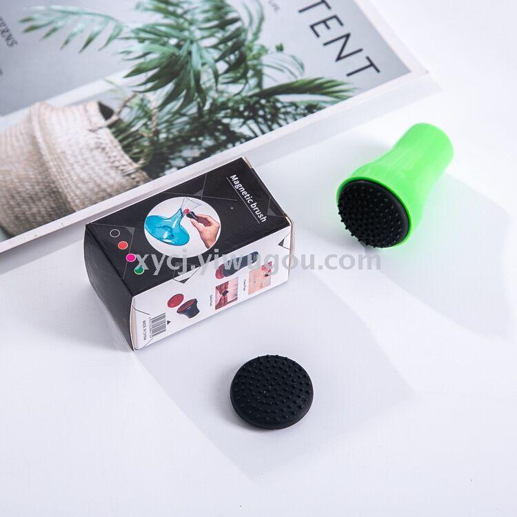 Magnetic cleaning brush details Picture