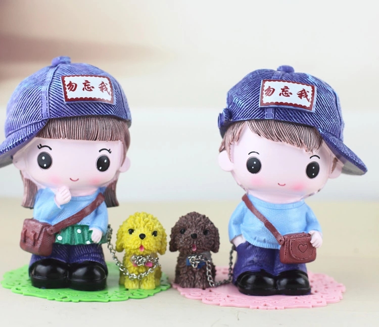Wholesale of new forget-me-not dog-hugging couple dolls, dog-walking stroller ornaments, dog-hugging children's car interior accessories full figure