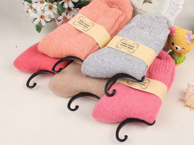 New thickened warm socks for autumn and winter, candy-colored rabbit wool full fleece women's socks factory direct sales
