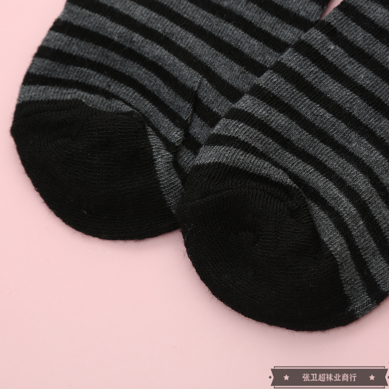 The colorful mixed color combination set of long cotton socks for teenagers and students to keep warm in autumn and winter is comfortable, soft and breathable Application Scenario