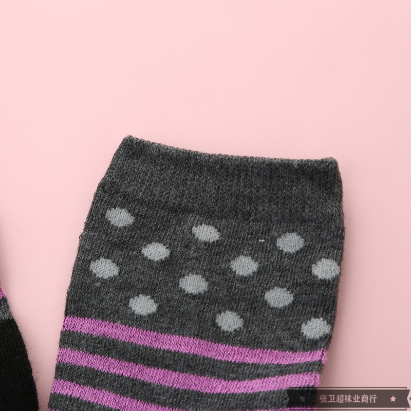 The colorful mixed color combination set of long cotton socks for teenagers and students to keep warm in autumn and winter is comfortable, soft and breathable Item Picture