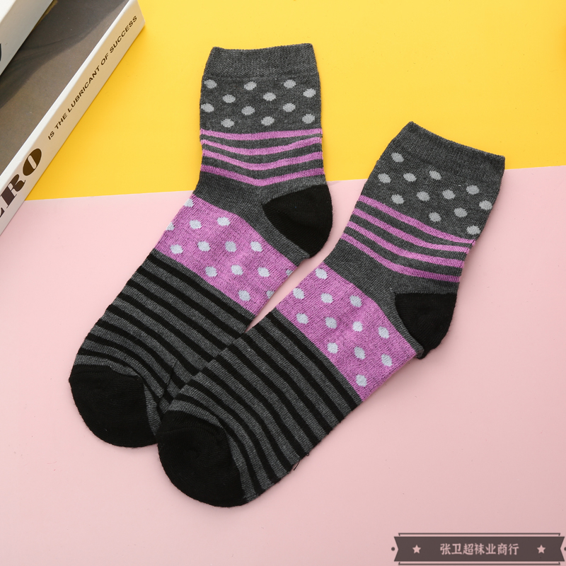 The colorful mixed color combination set of long cotton socks for teenagers and students to keep warm in autumn and winter is comfortable, soft and breathable Specification image