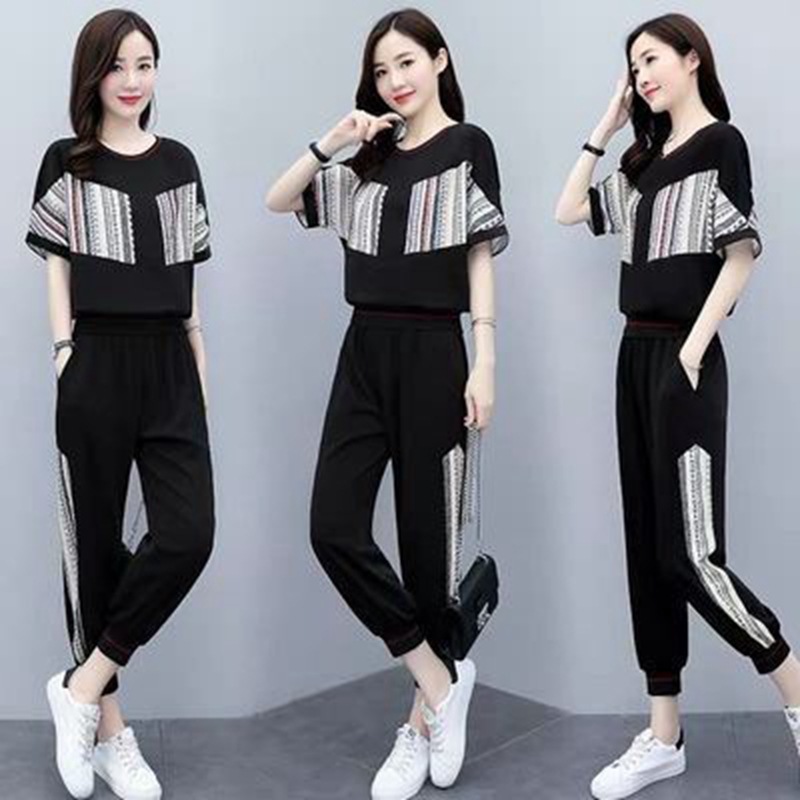 A new summer 2020 casual, fashionable and stylish two-piece set for women with small prints and large sizes, making them look younger and slimmer details Picture