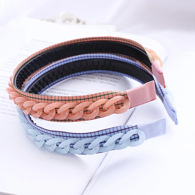 The same style of colorful acrylic chain hair bands and ins girl hair clips from Dongdaemun, South Korea, have entered the street stalls and are selling well for wholesale Item Picture
