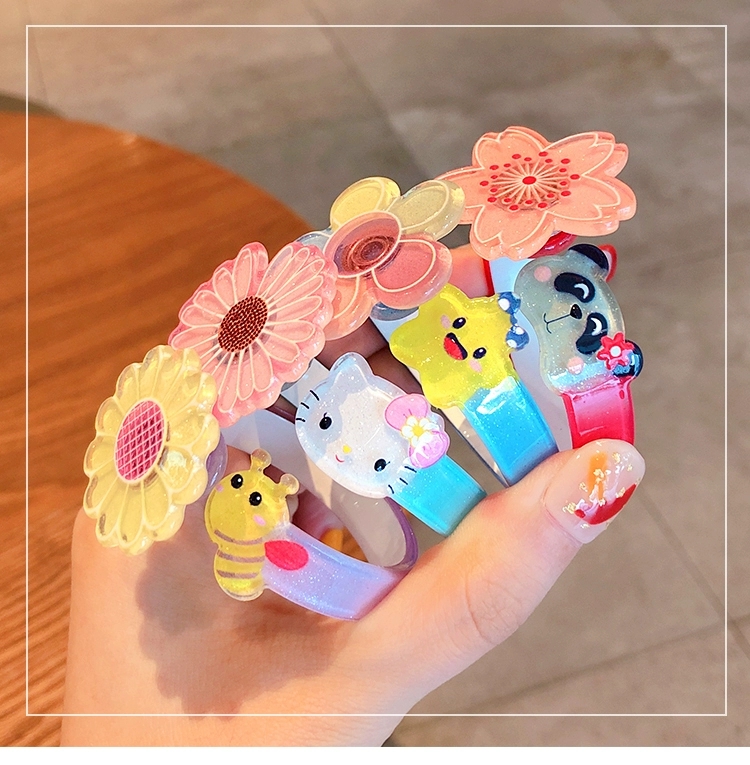 Cute cartoon flower rotatable children's wristbands and bracelets, baby jewelry, creative small gifts, toys, plastic bracelets full figure